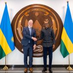 Perezida Kagame yakiriye umuyobozi wa Wood foundation iteza imbere serivisi zo kubaga abana