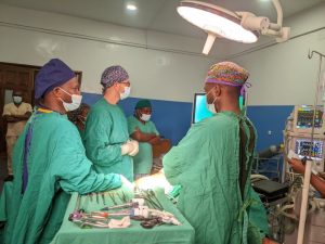 abagana_ibi_bitaro_bashimye_ubu_buryo_bavuga_ko_buzatuma_bagabanya_amafaranga_batakazaga_ku_mu_kwita_ku_murwayi_wabazwe-fd0c7