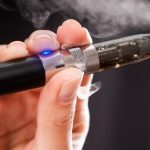 Polisi ivuga ko ‘vape’ itemewe, abayikoresha bihanangirijwe
